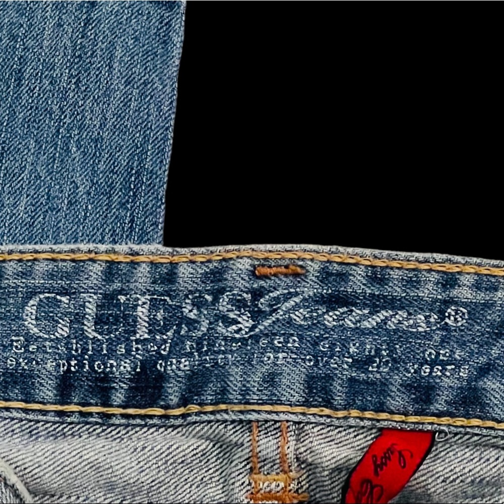 Guess Capris - Size 26 - Slim Leg - Picture 2 of 6